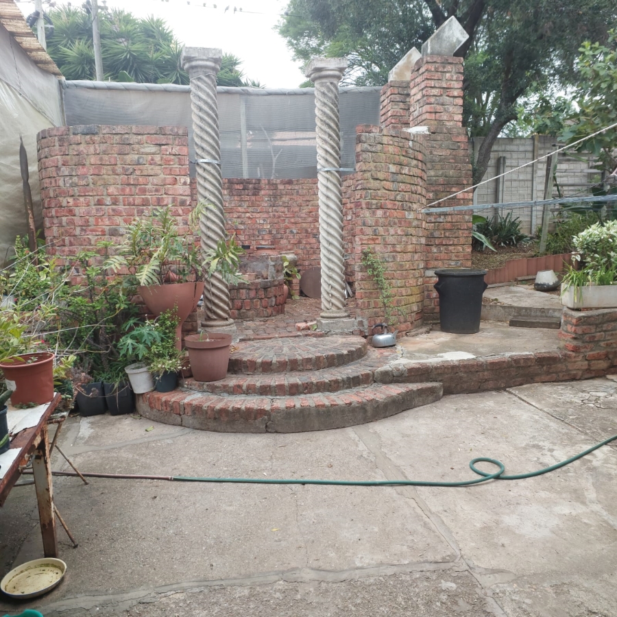 5 Bedroom Property for Sale in Van Riebeeck Hoogte Eastern Cape